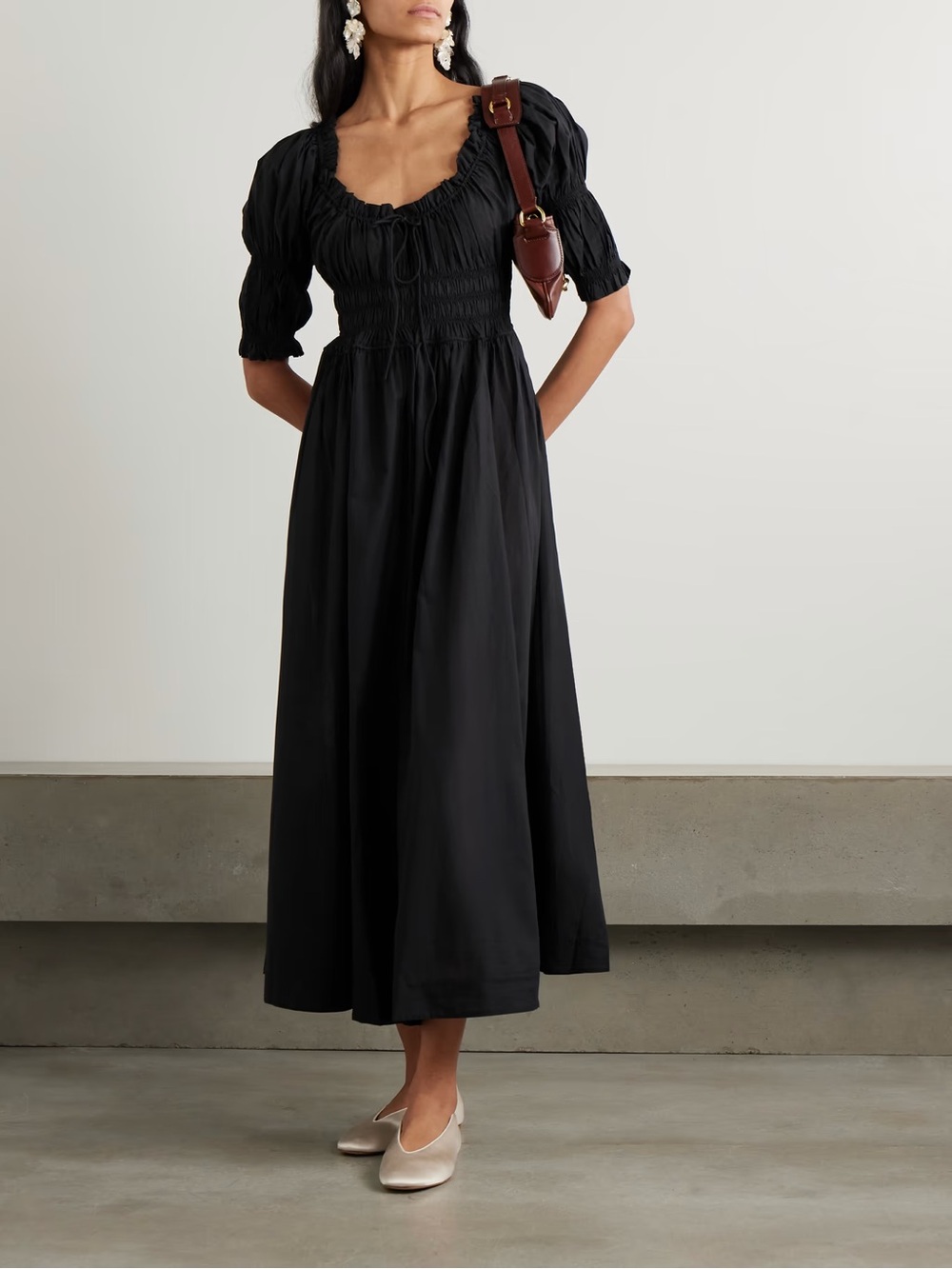Doen Black Smocked Puff-Sleeve Midi Dress - Women - Picture 2 of 3